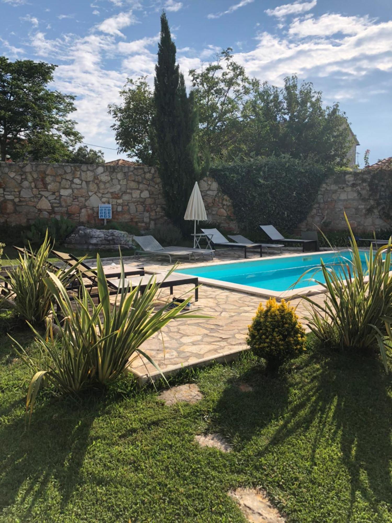 Domos Selene Casa Delle Farfalle Tinjan Exterior foto
