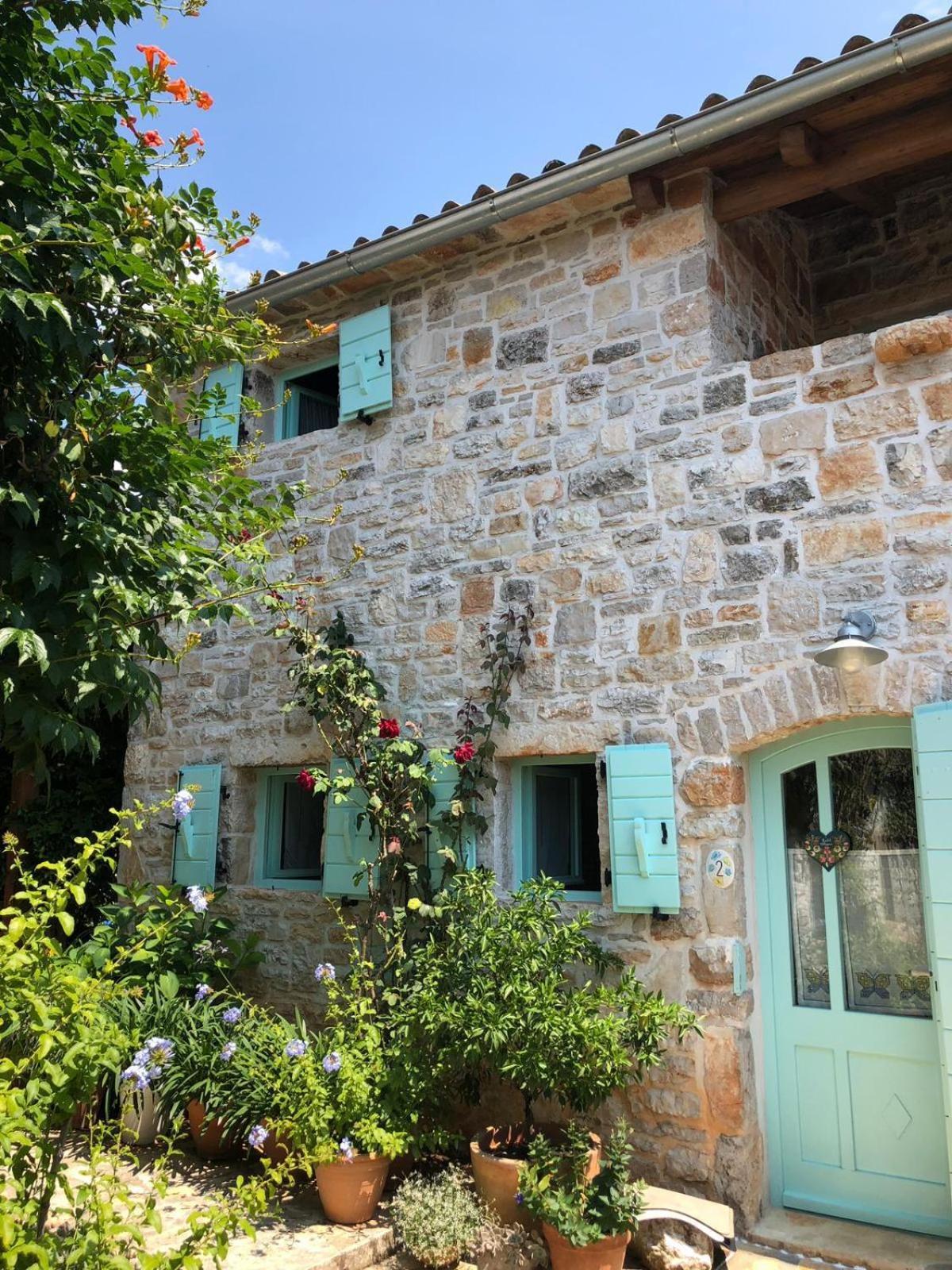 Domos Selene Casa Delle Farfalle Tinjan Exterior foto