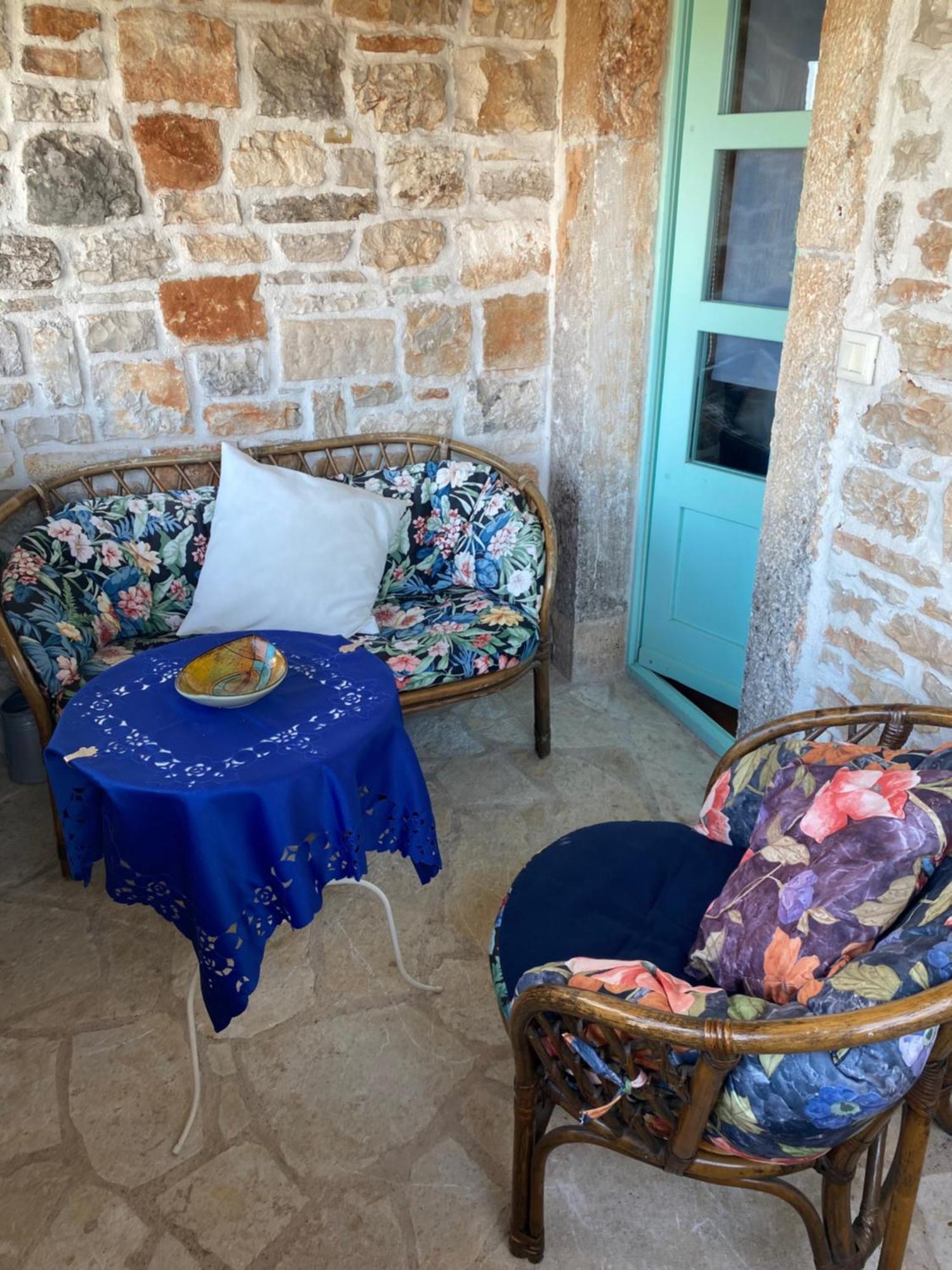 Domos Selene Casa Delle Farfalle Tinjan Exterior foto